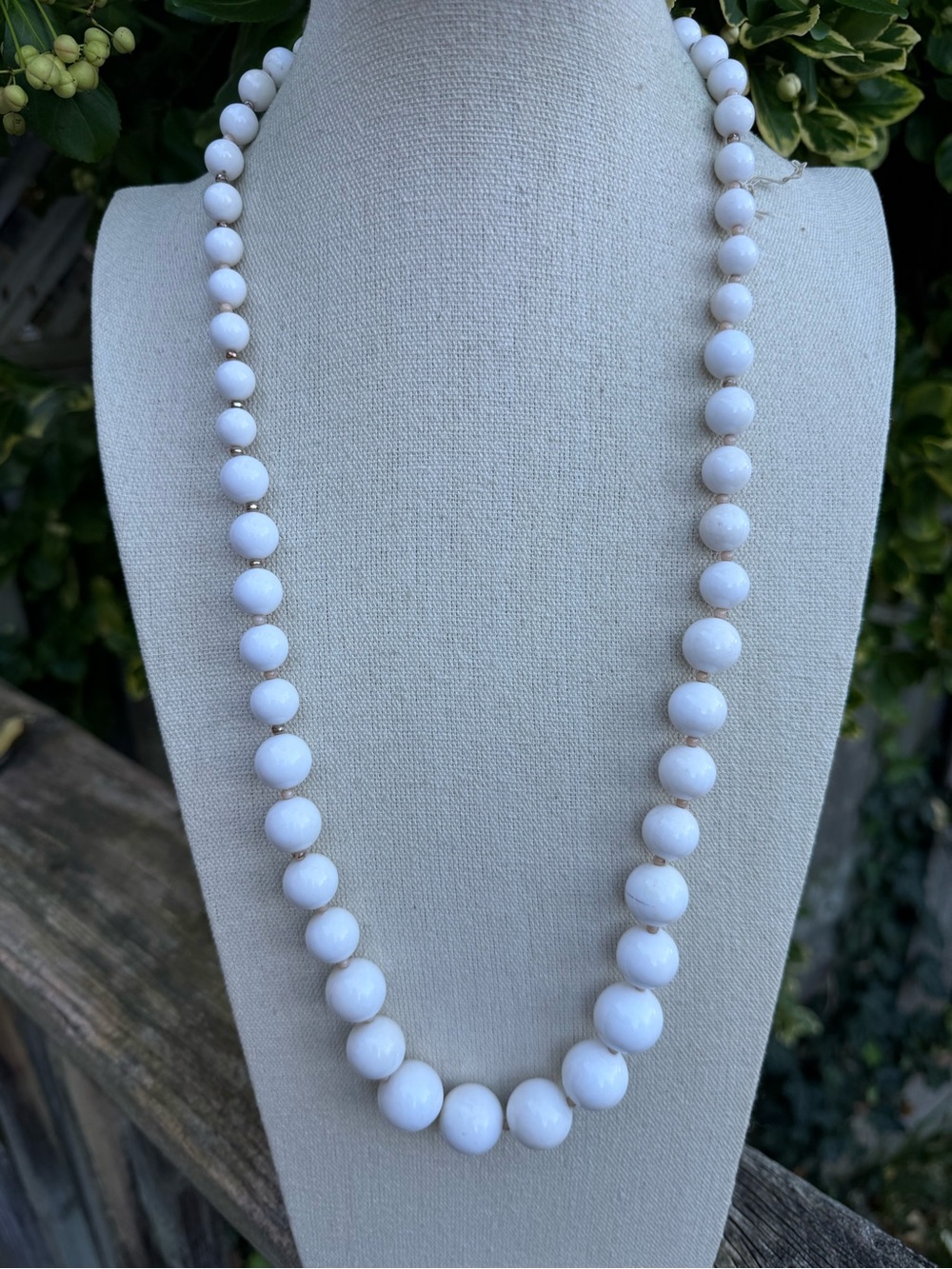 Vintage White Acrylic Graduated Bead Necklace